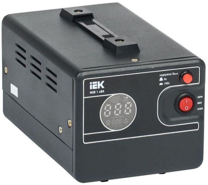 Изображение Стабилизатор напряжения 1ф 1кВА HUB переносной IEK IVS21-1-001-13
