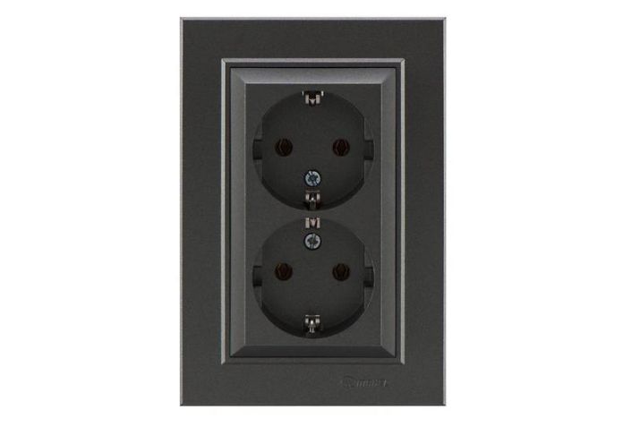 Изображение Розетка 2-м СП Karea 16А IP20 с/з дым. металлик Makel 56050082
