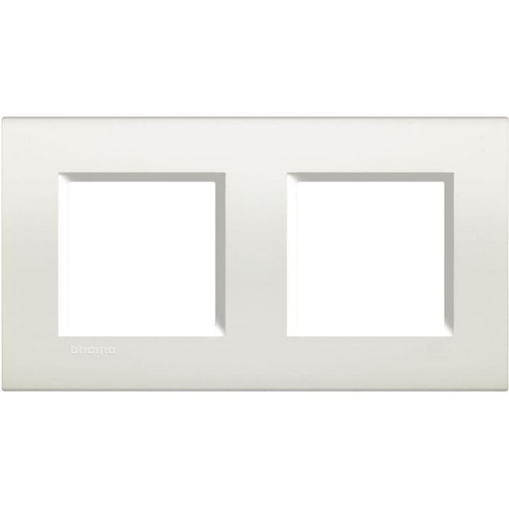 Изображение Рамка 2-м LivingLight прямоугол. бел. Leg BTC LNA4802M2BI