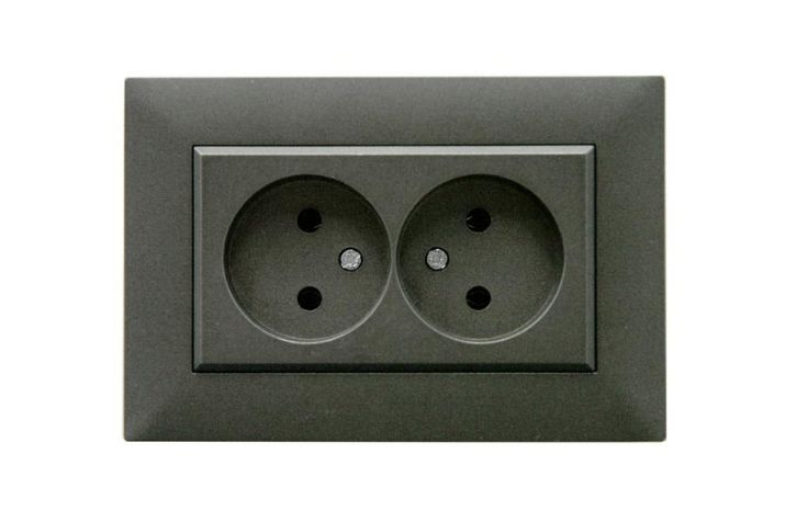 Изображение Розетка 2-я Karea RIZZ STAR без заземл. дым. металлик Makel 88050017