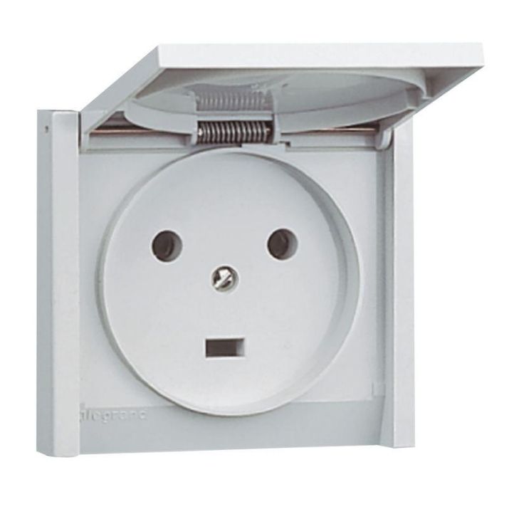 Изображение Розетка 1-м СП Plexo 20А IP44 230В 2P+E сер. Leg 055703